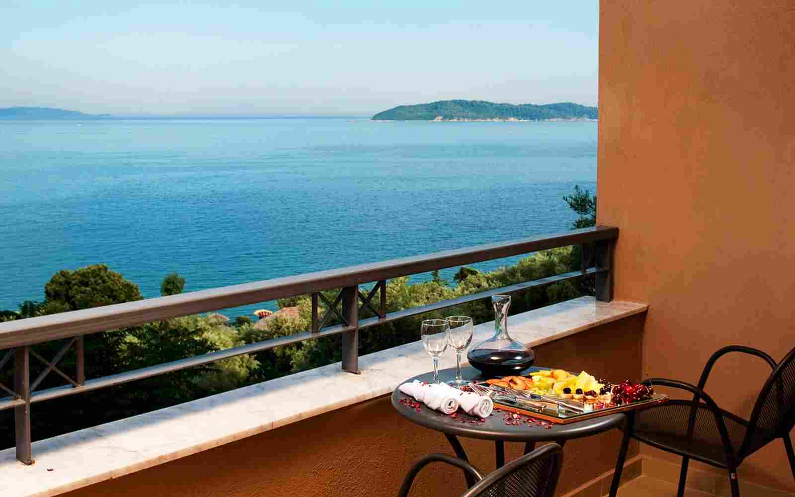 https://hotel1912.de/wp-content/uploads/2016/03/summer-room-16.jpg